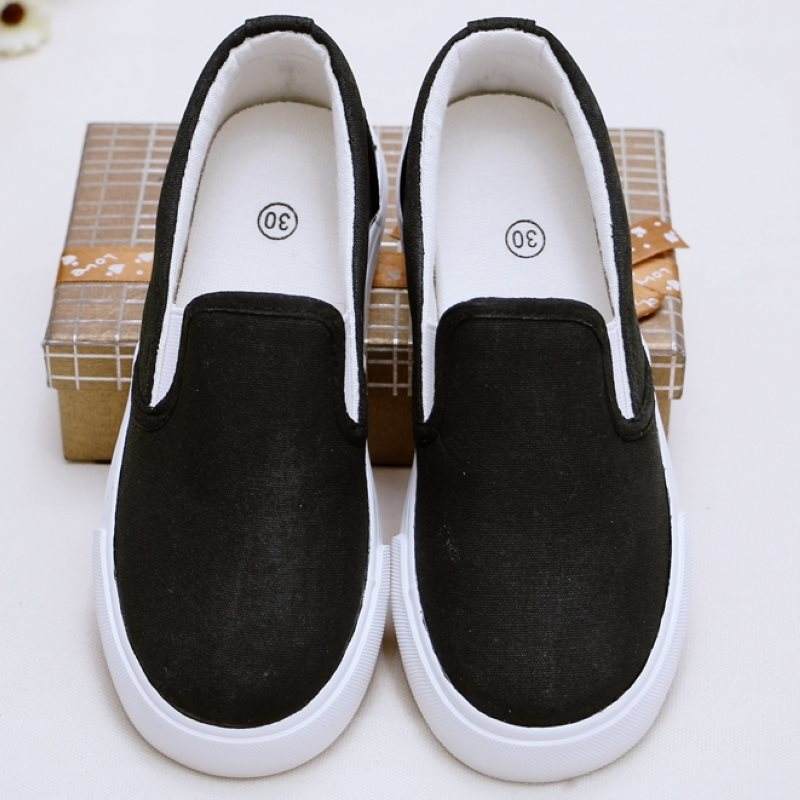 ตั้งเท้าสีดำโดยไม่มีภาพ