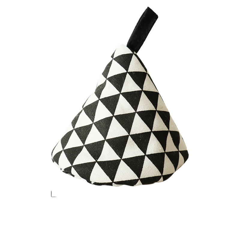 Black triangle