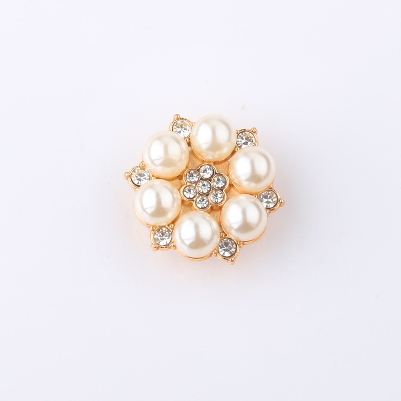 6 perles avec fleurs incrustées de diamants