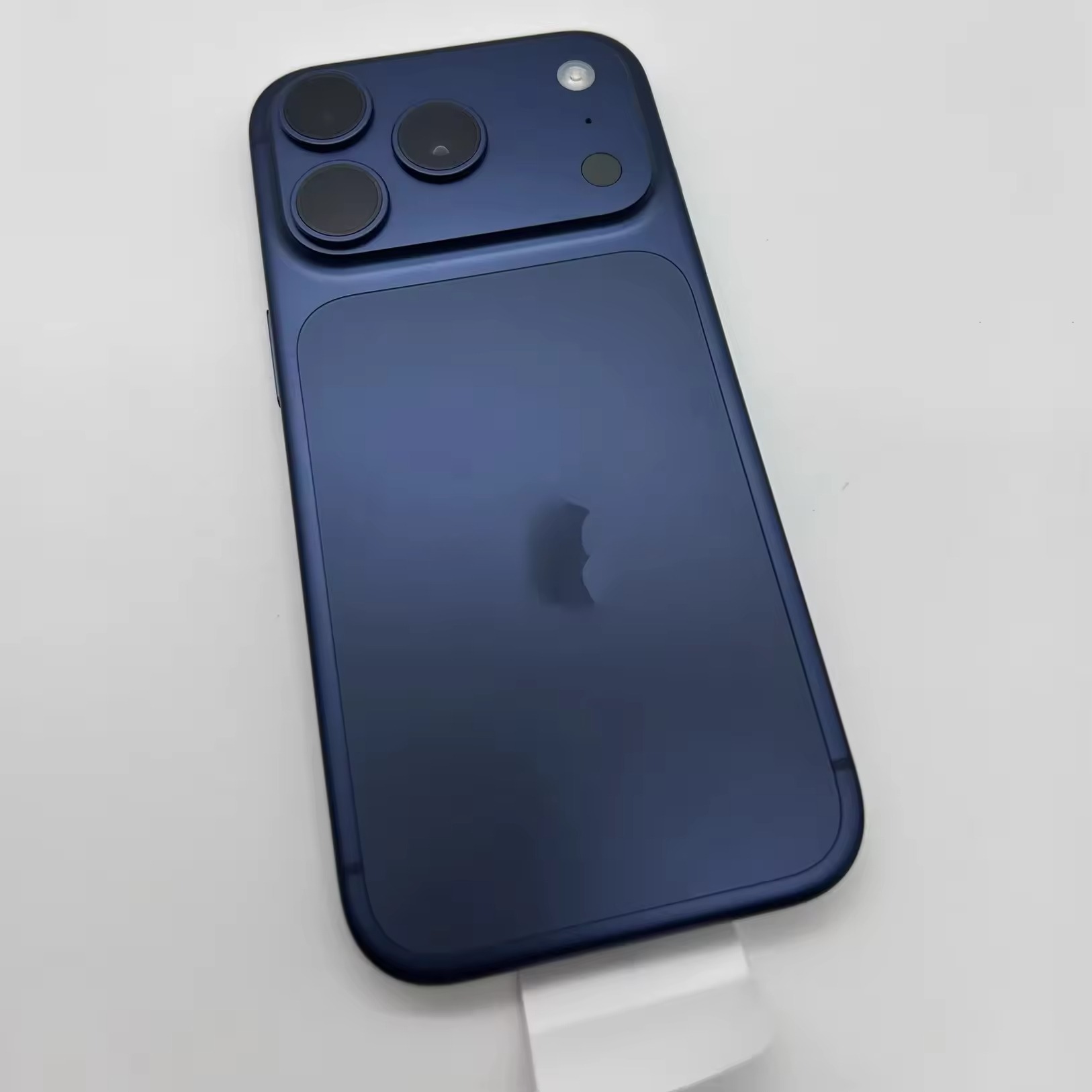 Bleu profond