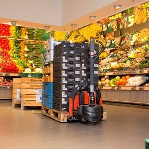 1-1.5 Ton Small Electric Pallet <strong>Stacker</strong> with Hydraulic Lifter 24V Motor Pump Engine Stacking Reclaiming Pallets Both New <strong>Used</strong> - Product Image 5