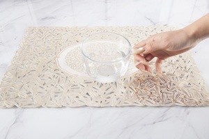 PVC餐垫防水餐厅桌垫可重复使用，可用于家庭酒店的耐用垫子。 - Product Image 4