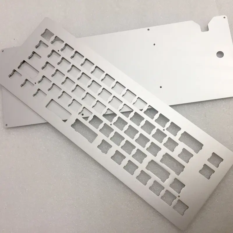 Fournisseurs fabricants d'accessoires informatiques clavier pour mapper au traitement des échantillons pièces de précision en aluminium personnalisées usinage CNC