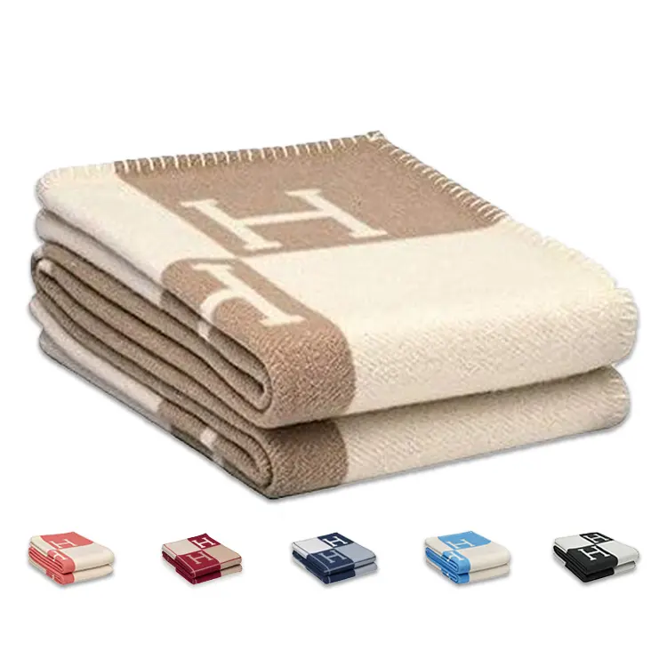 Écharpe en laine douce châle Portable lettre épaisse couvertures en cachemire Crochet chaud Plaid canapé lit polaire tricot couverture H pour cadeaux