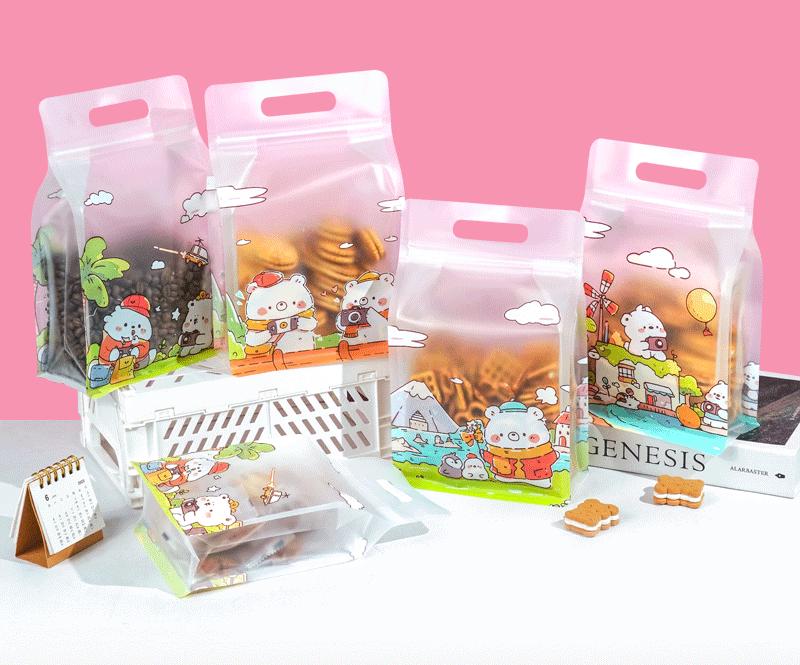 Transparent Eight-Pass Bag