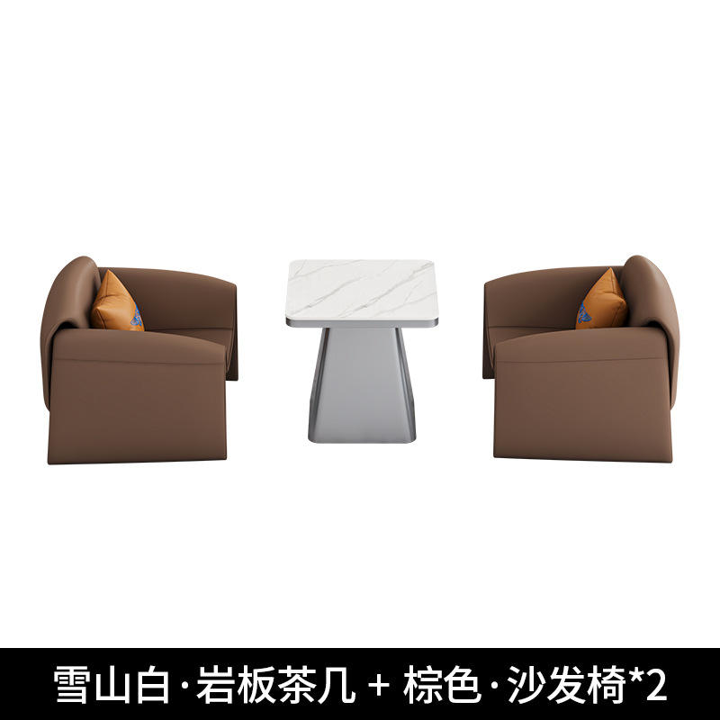 Table carrée de 60 cm et 2 fauteuils marron.