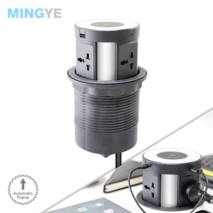 Enchufe de escritorio con cargador inalámbrico y toma universal - Product Image 1