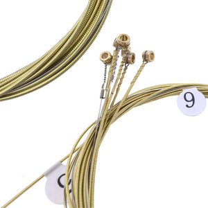La fábrica de procesamiento al por mayor ofrece cuerdas de guitarra hechas de madera y nailon. El precio es muy razonable para un juego de 6 cuerdas. - Product Image 6