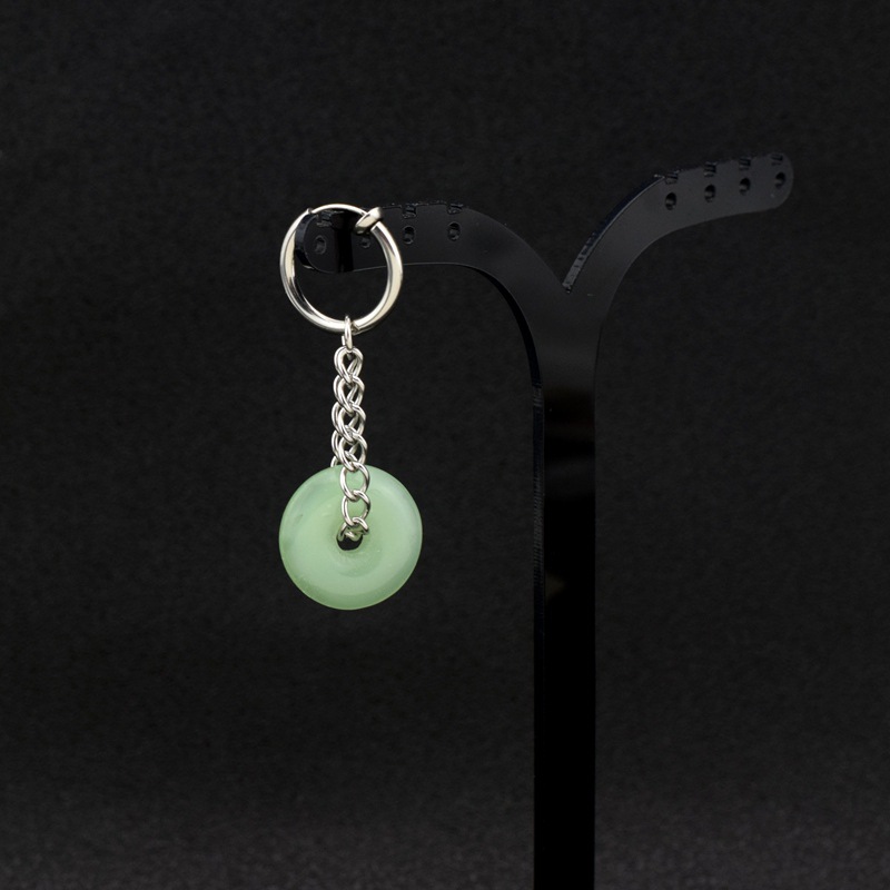 E027-Green2 (Une boucle d'oreille sans trou d'oreille)