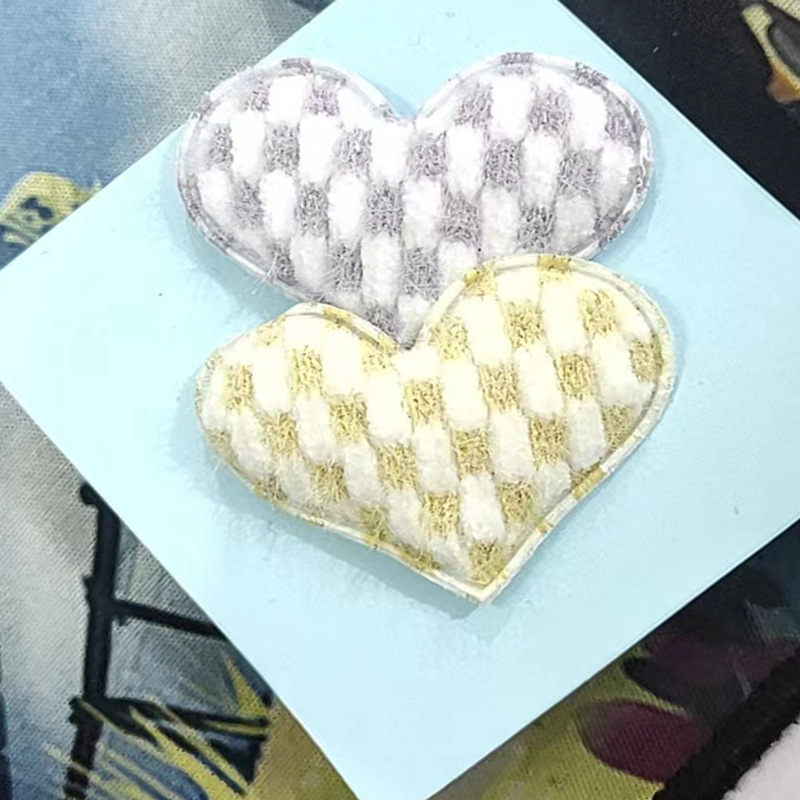 Heart-shaped yellow baby clip