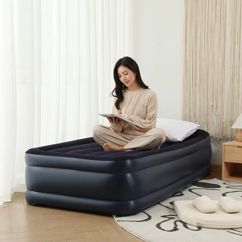 Полноразмерный портативный самонадуваемый надувной матрас королевского размера со встроенным насосом надувной матрас