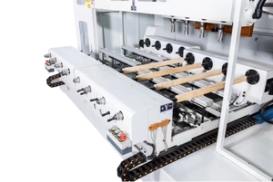 Torno de troncos para carpintería multiusos 3 en 1, enrutador CNC de 5 ejes, máquina alimentadora CNC de alta eficiencia para carpintería - Product Image 4