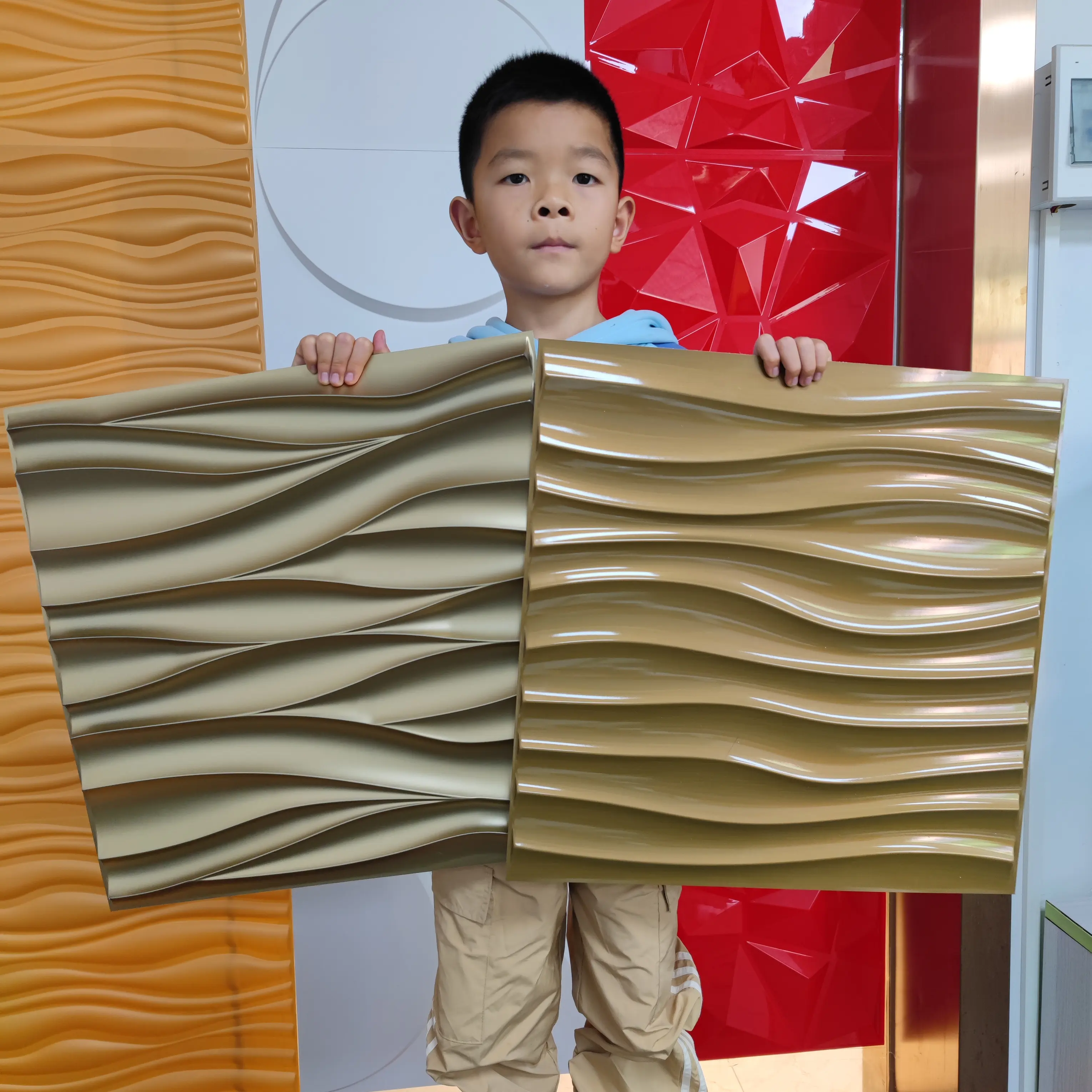 Paneles de pared 3D de PVC dorado champán ondulado de nuevos colores para decoración de sala de estar