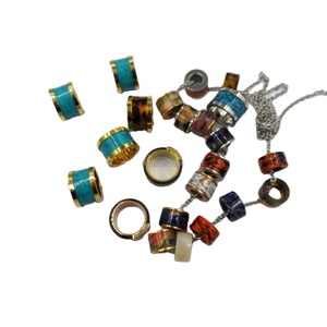 Dernier modèle de bague tournante en métal Lucite à surface fixe, diamant taillée, cadeau de fête de fiançailles de mariage, fabricant OEM