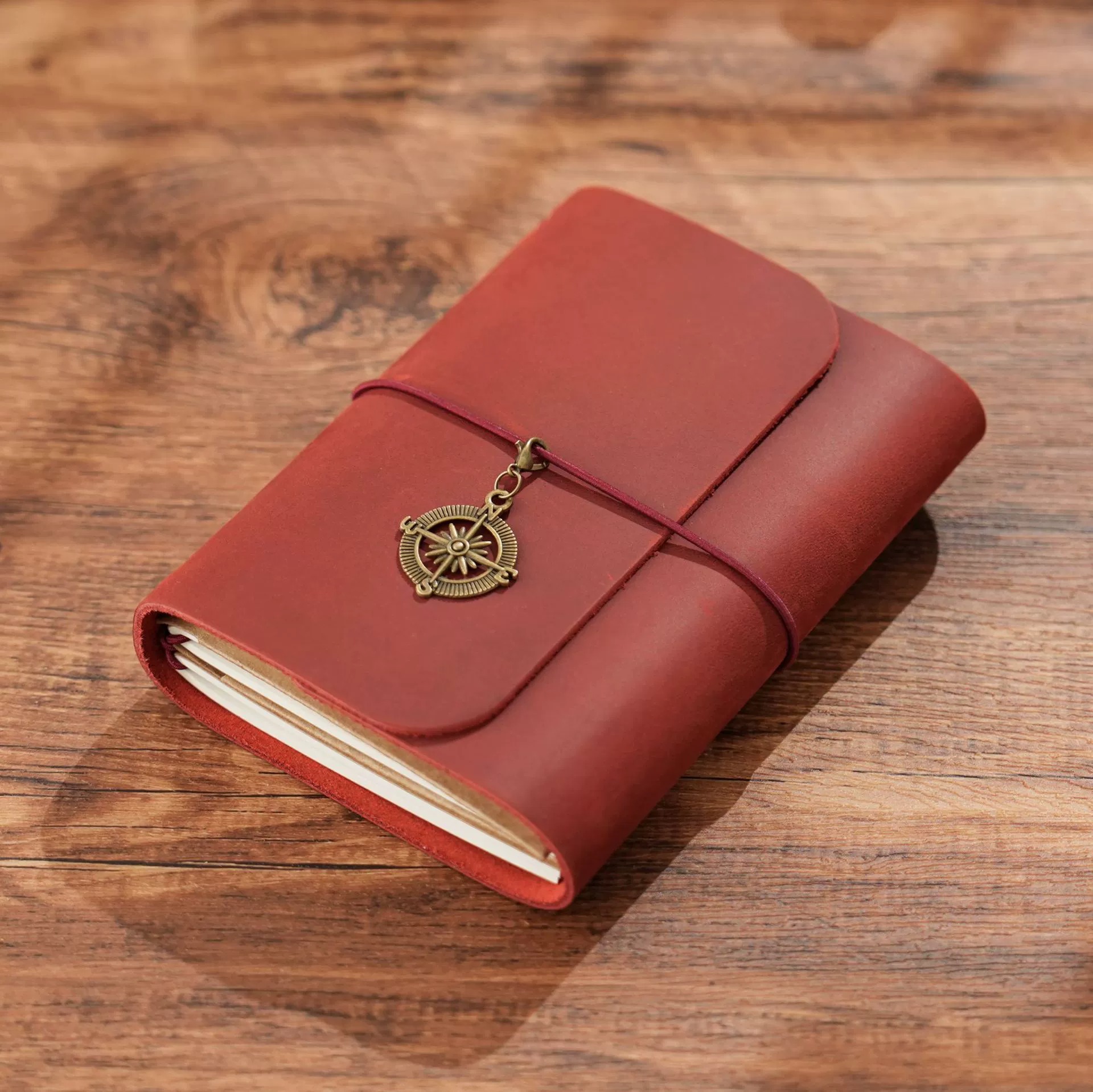 Bordeaux avec carnet et porte-cartes
