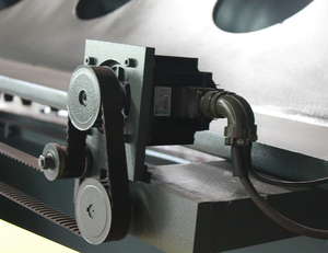 Control de posicionamiento multifunción de la máquina de corte de chapa de calibre trasero Máquina de cizalla de chapa de plata - Product Image 3