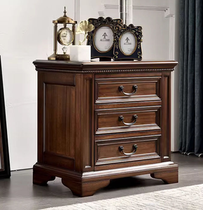 Nhà Máy Cửa Hàng Mỹ Phong Cách Rắn Gỗ Bàn Đêm Với 3 Ngăn Kéo Bên Bảng Cho Đồ Nội Thất Phòng Ngủ - Product Image 1