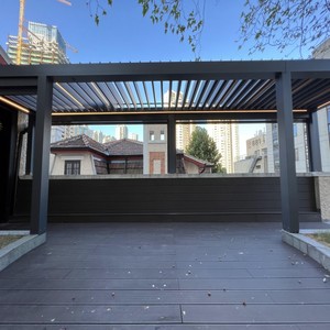 ทางเดินขนาดใหญ่พร้อมไฟ LED ศาลาแบบพลิกกลับได้ระเบียงที่มีเครื่องยนต์ Pergola - Product Image 1