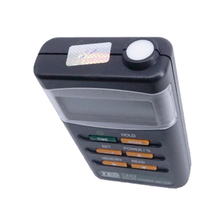 TES-1333 เครื่องทดสอบพลังงานแสงอาทิตย์เมตรเครื่องตรวจจับรังสีดิจิตอลช่วงการทดสอบ 400-1100nm 2000W/m2