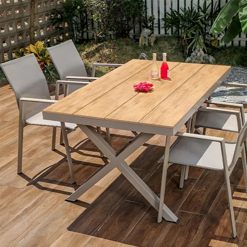 Vendita calda all'aperto Set 4 sedie con schienale alto e 150cm di legno di plastica tavolo per il giardino