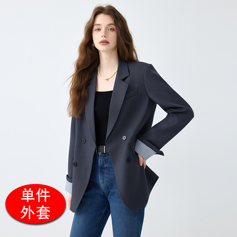 gray suit