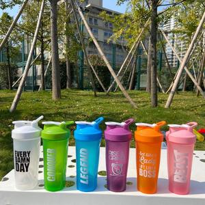 חלבון חדר כושר פלסטיק ללא bpa עבור בלנדר בקבוק שיקר עם מערבל עבור בקבוקי מים כדוריות