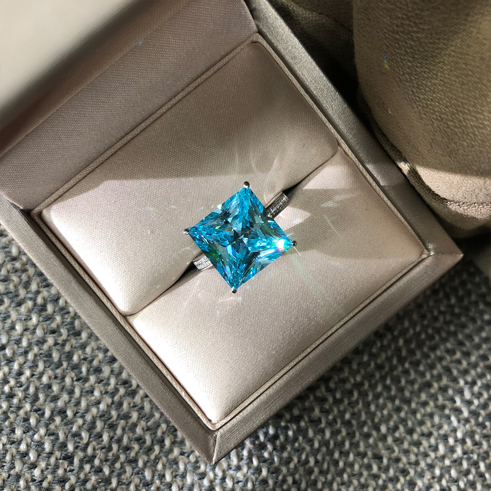 Aquamarine cz