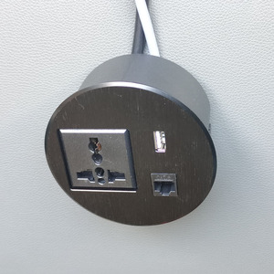 高品质高档圆形台式插座，带1个USB充电器1个通用插座1个数据Cat6 RJ45 3m电缆英国插头 - Product Image 1