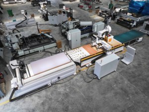 最佳自动家具生产线2030 ATC数控路由器机柜加工带上下料台 - Product Image 2