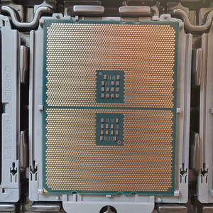 Precio competitivo AMD EPYC 74F3 CPU Procesador L3 Socket Tipo Nuevo y usado para servidor HPE Parte 24-Core 240W - Product Image 4