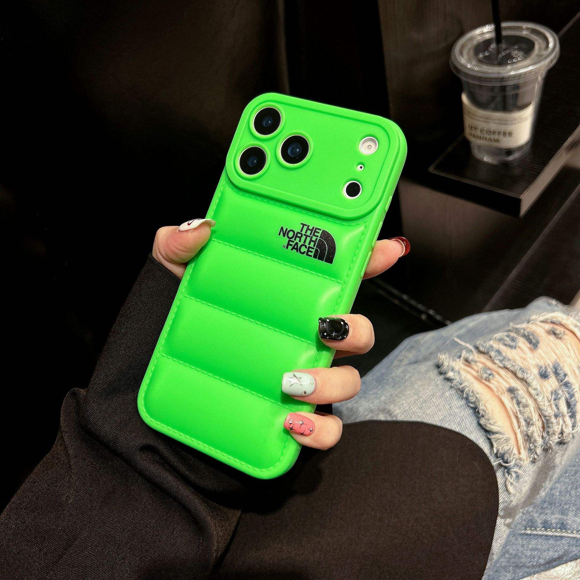 เรืองแสงสีเขียว