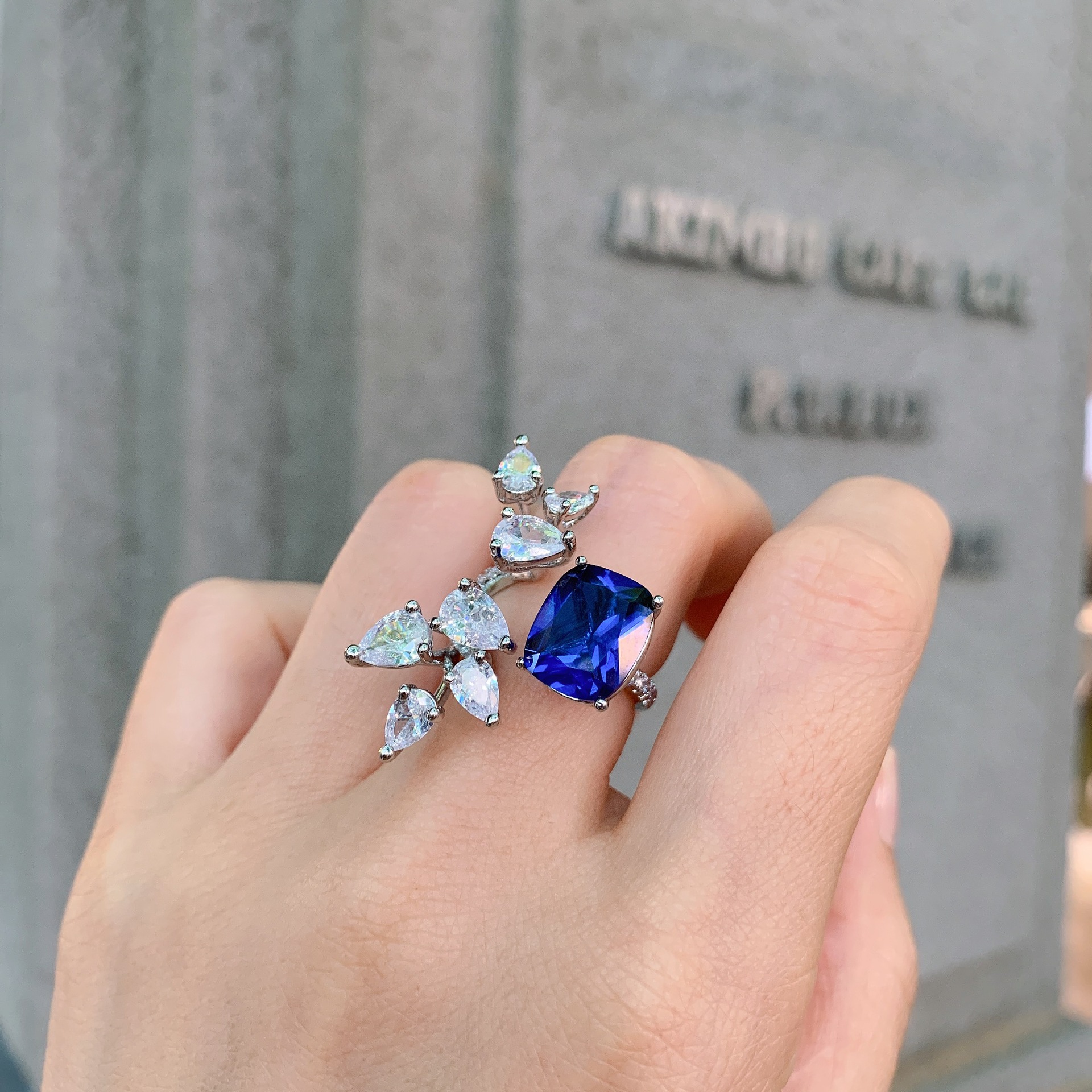 Bague en verre bleu, taille ajustable