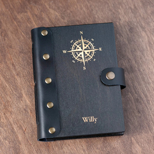 Logotipo de brújula simple Cubierta de madera Cuaderno personalizable A5 A6 Logotipo grabado Bloc de notas Cubierta de madera Memo Dairy