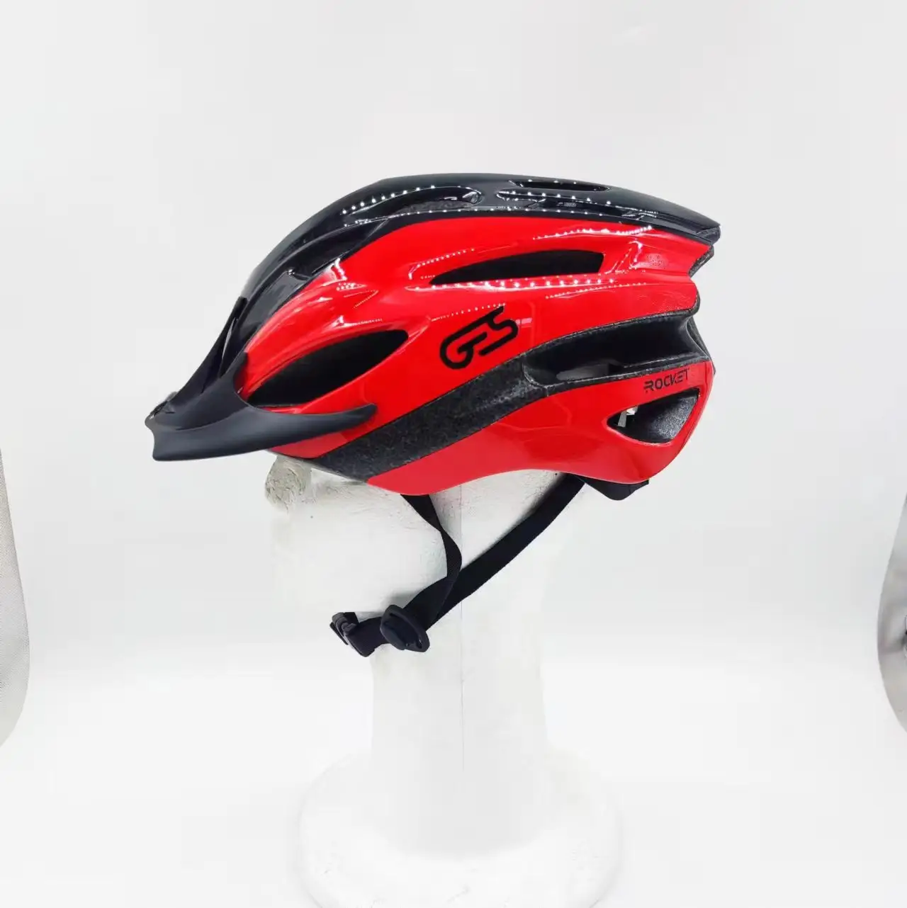 Vente en gros Noir Adulte Cyclisme Sport Dirt Bike Cycle Cyclisme Route VTT Vélo Casque de vélo pour hommes