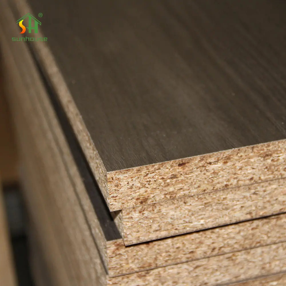 Grosir papan partikel berwajah melamin 4X8Ft Chipboard butir kayu kualitas tinggi
