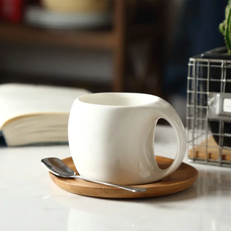 Taza de café pequeña de lujo de estilo europeo, vaso de madera y platillo, cerámica creativa, juego de té de la tarde para negocios
