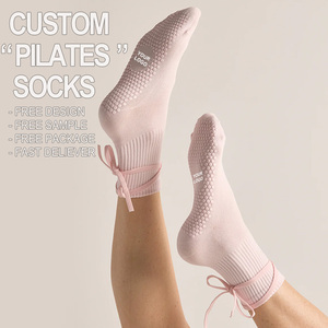 Özel kaymaz Strappy Pilates çorabı dans güzellik spor dantel-up Yoga 100% pamuk çorap kadınlar için - Product Image 1