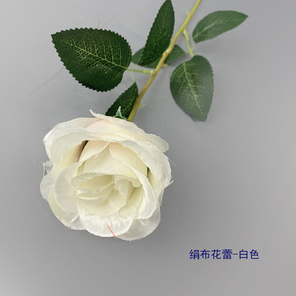 กุหลาบไหม - สีขาว