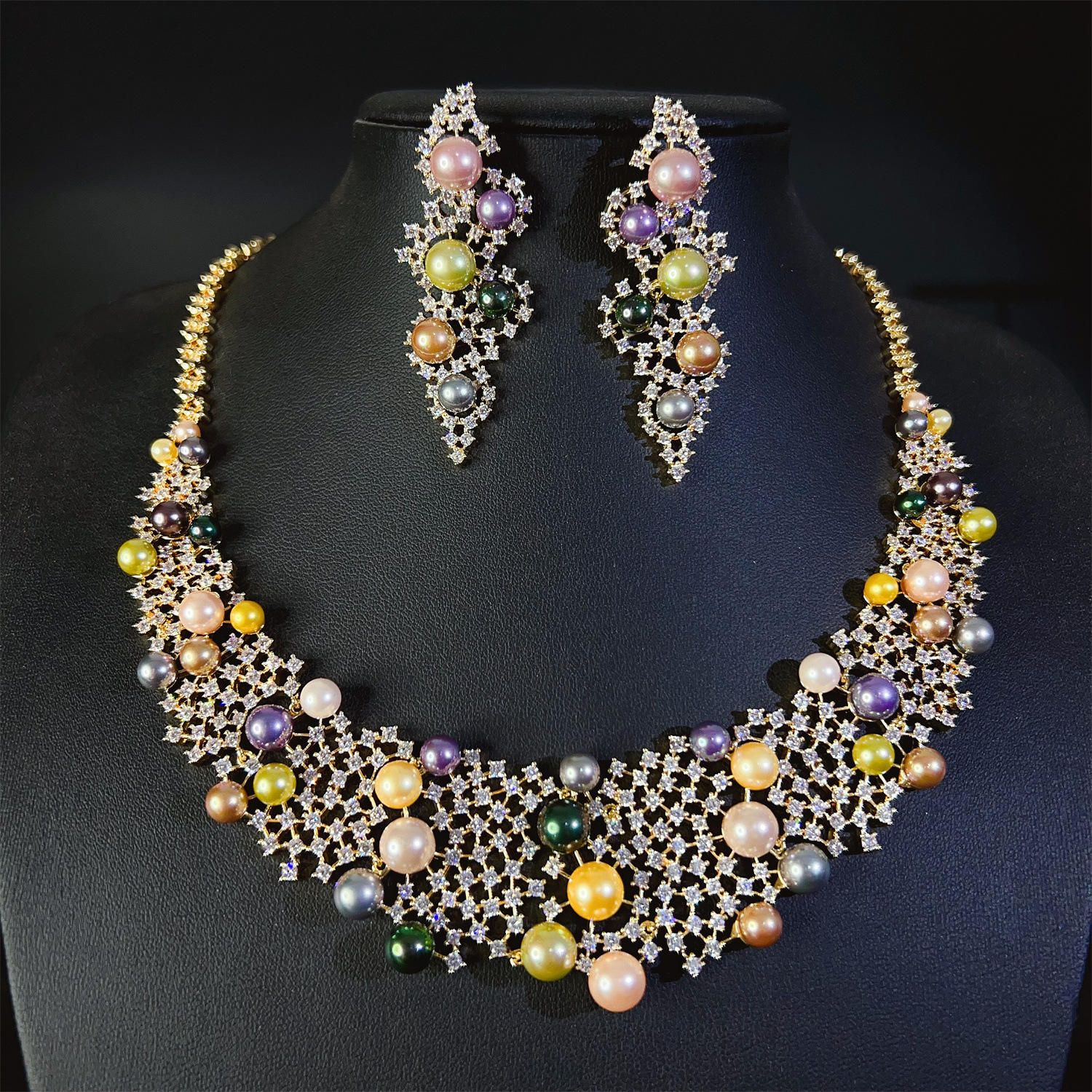 หลาย + สีทอง