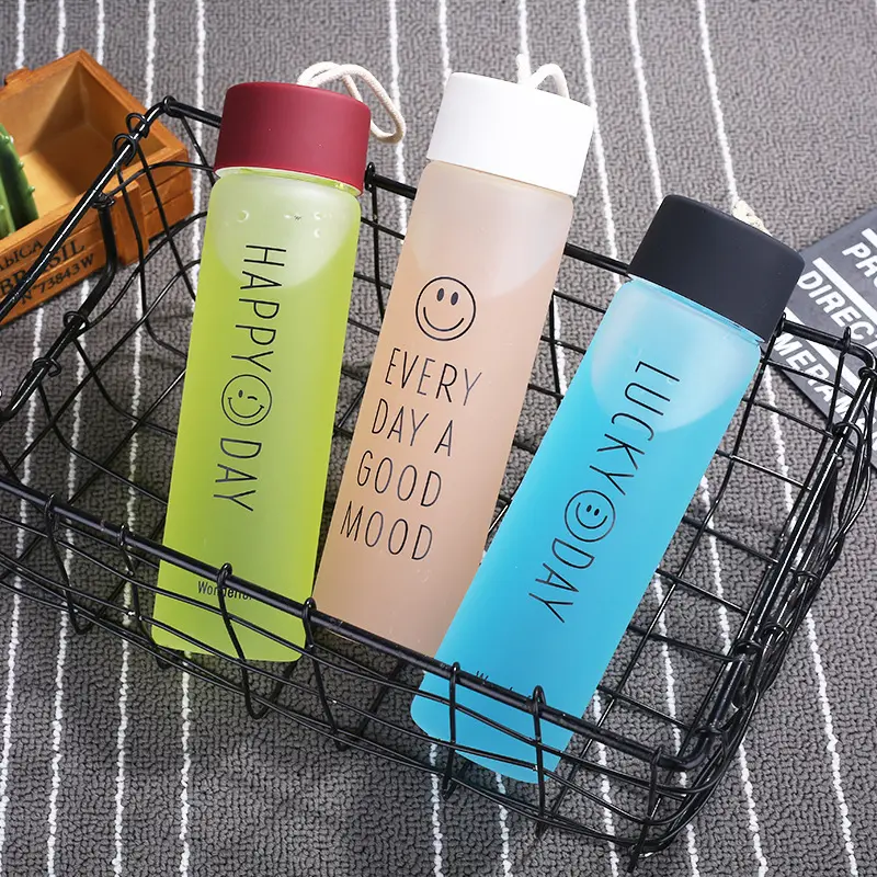 Bottiglie colorate con Logo personalizzato con manico del coperchio bicchieri opachi smerigliati portatili bottiglia di vetro d'acqua all'ingrosso