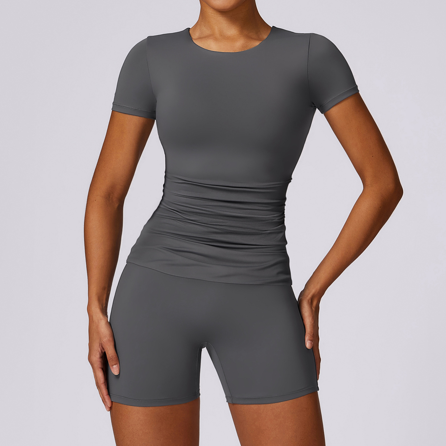 Chemise à manches courtes et short, gris gratuit