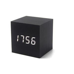 Orologio da scrivania multifunzione in legno a LED digitale orologio da scrivania con alimentazione USB con funzione di calendario con Timer di controllo vocale - Product Image 1