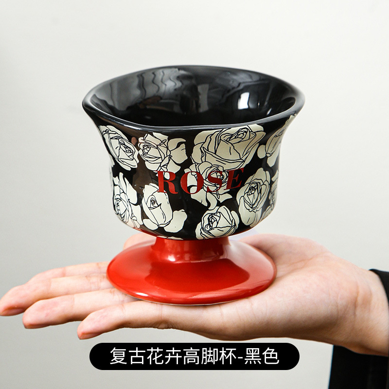 Gobelet floral vintage-noir