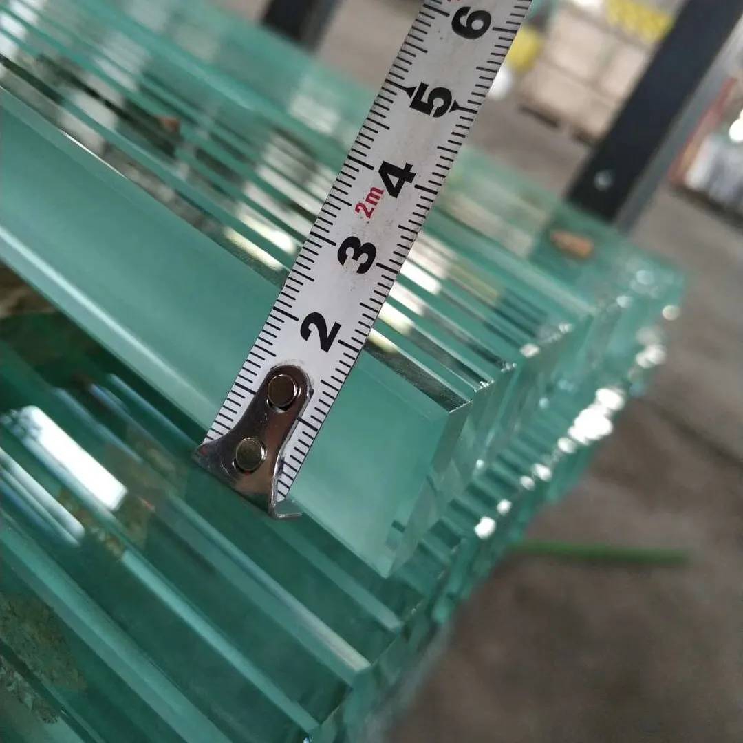 Cina prezzo di fabbrica vetro temperato vetro temprato personalizzato per mobili o pannelli