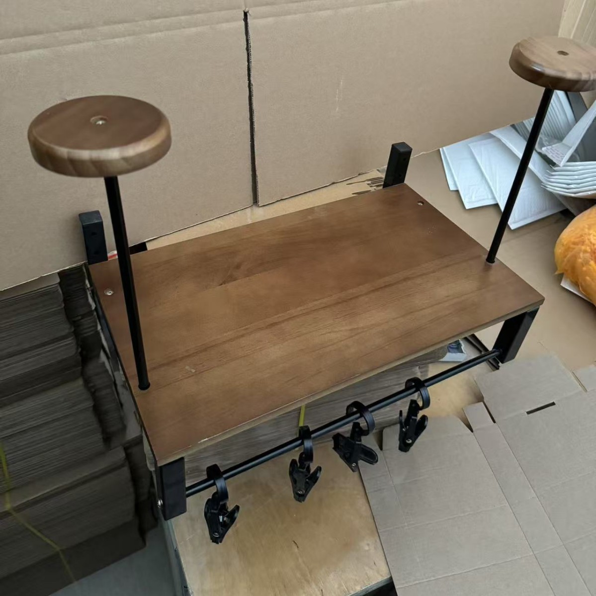Couleur noyer (bois massif)