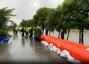 Removable Inflatable Flood Control <strong>Tubes</strong> - Product Image 3