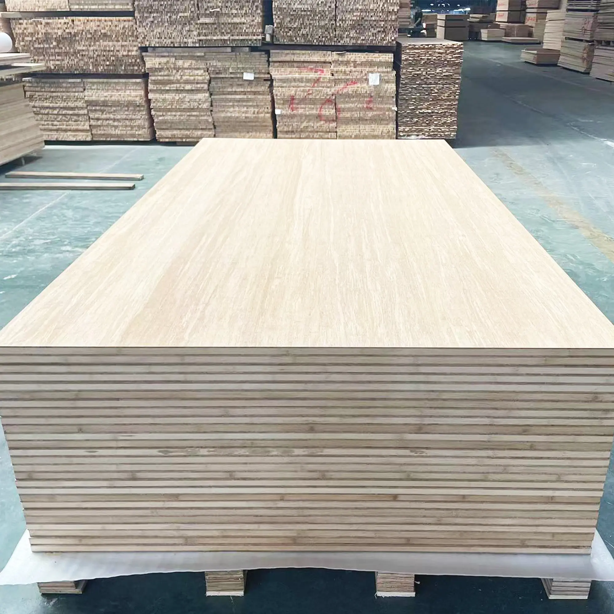 Boyutsal olarak kararlı strand dokuma lamine 18mm bambu 4x8 mobilya kontrplak levha