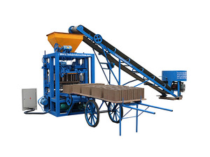 QT4-24B教客户使用半自动混凝土砌块机生产路缘石砌块 - Product Image 3