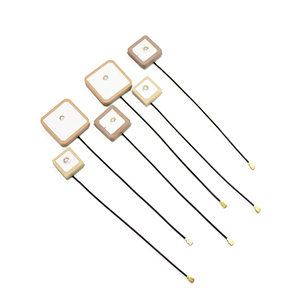 Tracker per veicoli con modulo ceramico attivo doppio modalità con sistema di navigazione Beidou GPS 28dbi ad alto guadagno con Antenna integrata - Product Image 1