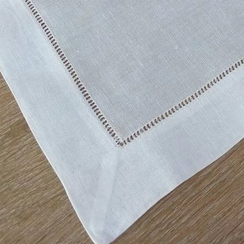 Dobladillo de encaje, servilleta blanca bordada, lino, Mesa